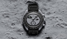 BIOCERAMIC MOONSWATCH系列MISSION TO EARTHPHASE腕表呈献自月球远眺地球所见的壮丽景象